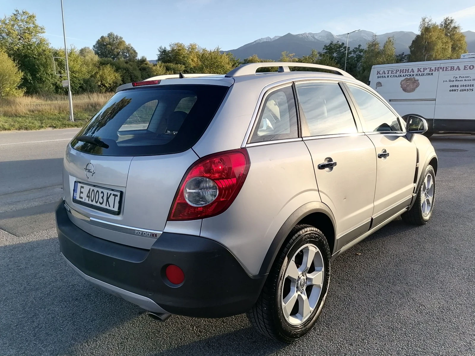 Opel Antara 4x4/Кожа/Автомат/Ксенон, снимка 5 - Автомобили и джипове - 56330428