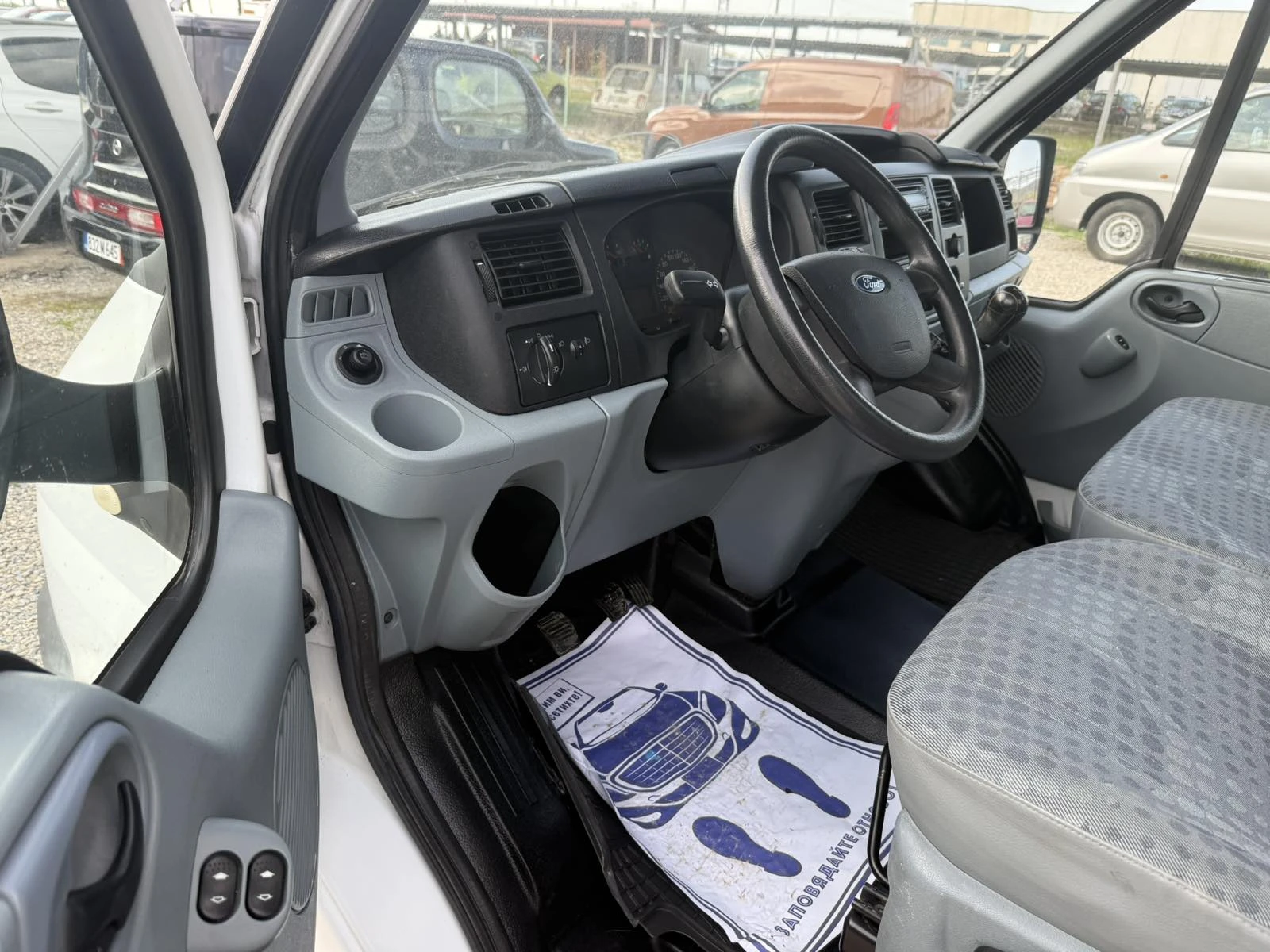 Ford Transit 2.4TDCi КЛИМА ПЕРФЕКТЕН, снимка 14 - Бусове и автобуси - 54225783