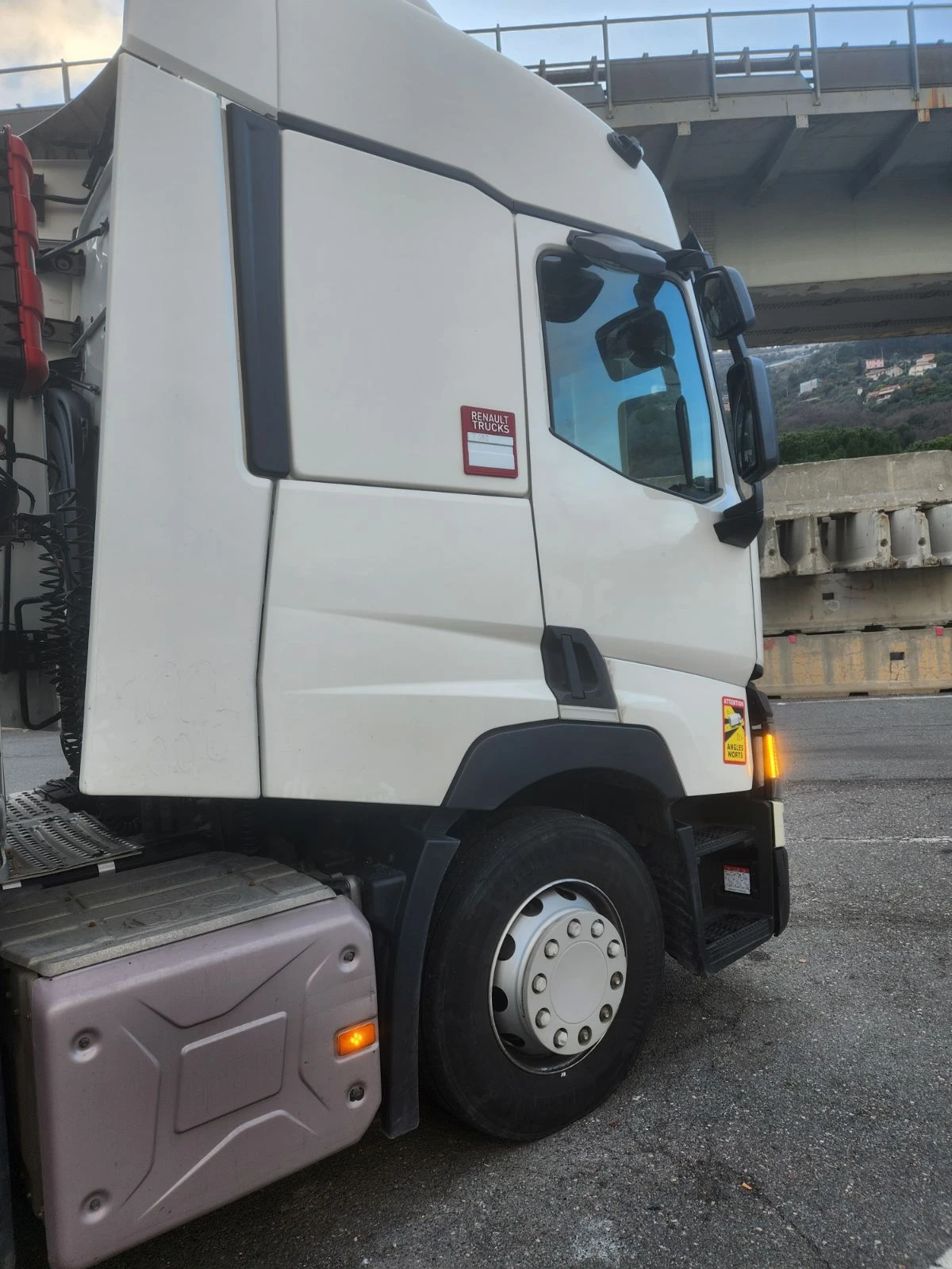 Renault T, снимка 2 - Камиони - 54715383