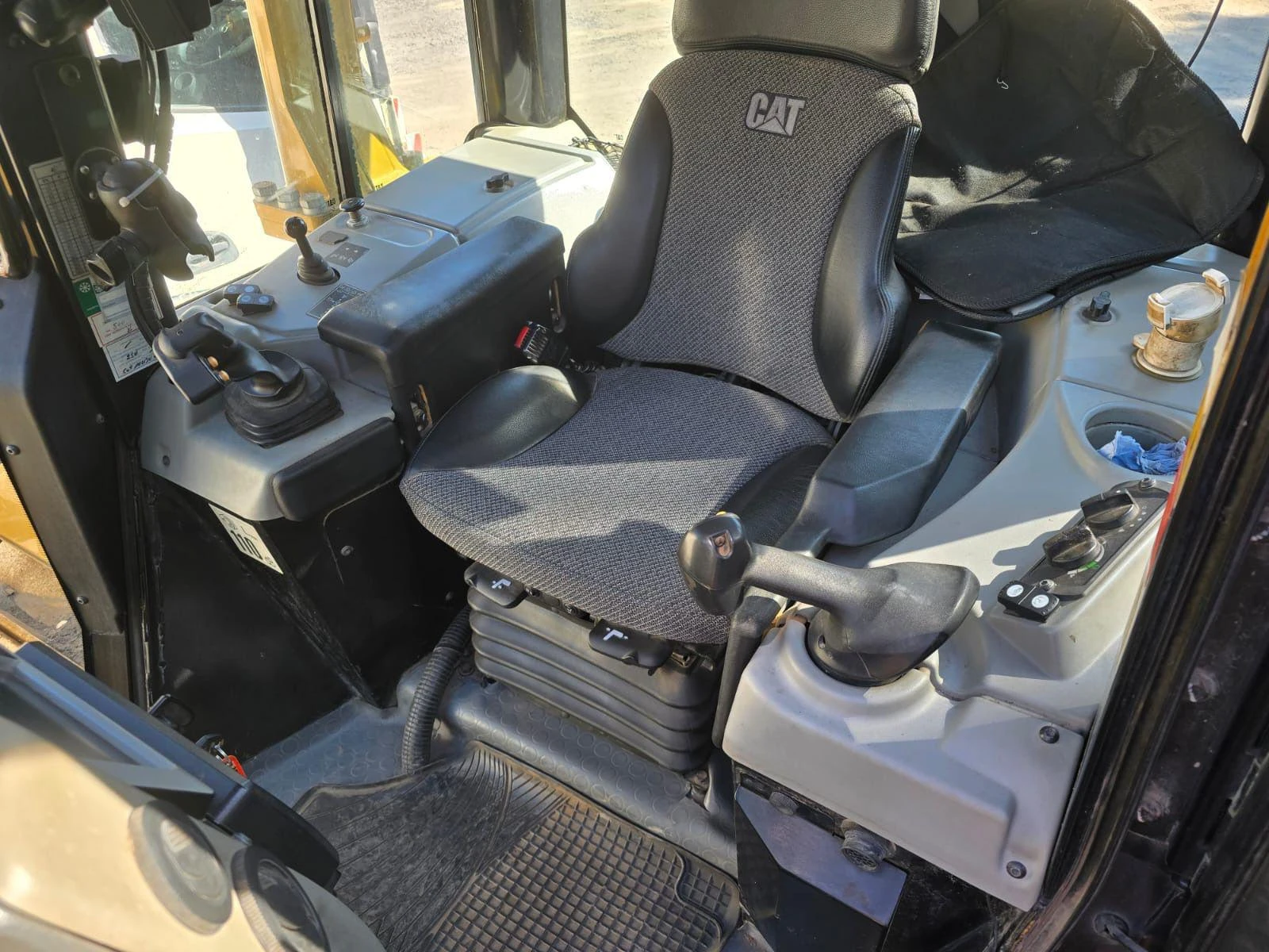 Булдозер Cat D6N LGP GSP НИВЕЛИРАНЕ ЛИЗИНГ - изображение 6