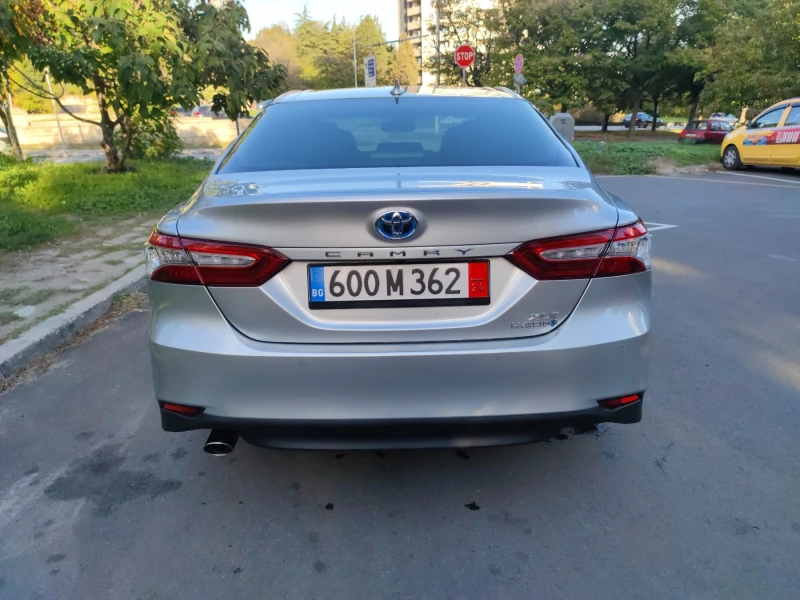 Toyota Camry XLE, снимка 4 - Автомобили и джипове - 48735065