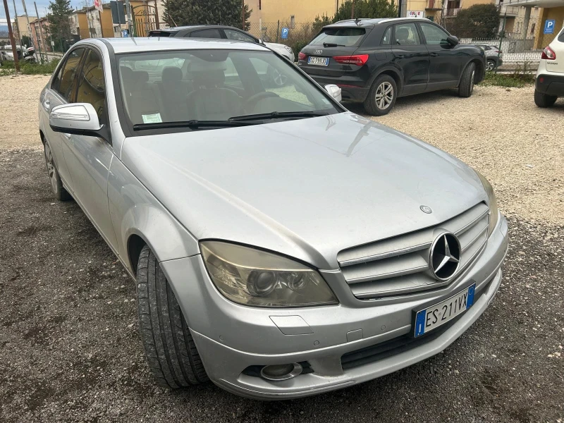 Mercedes-Benz C 220, снимка 2 - Автомобили и джипове - 49547957