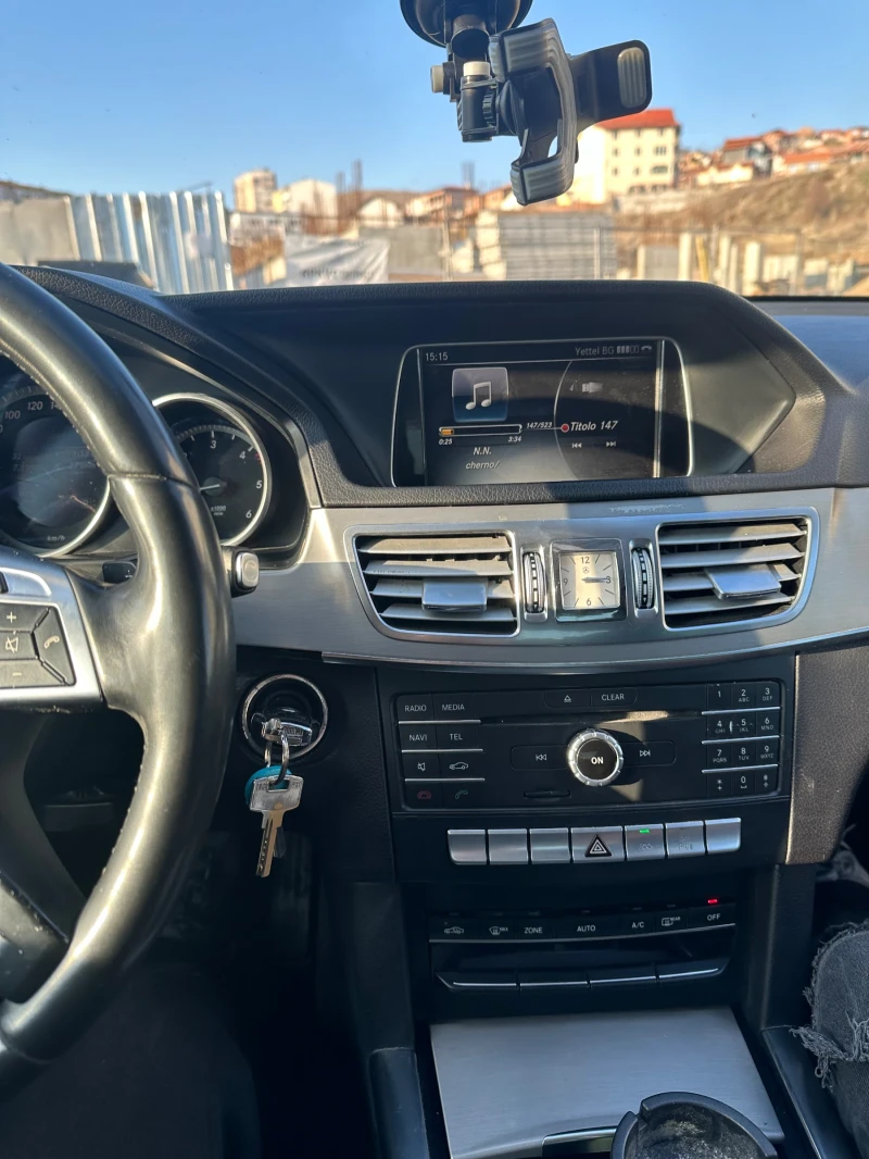 Mercedes-Benz E 200, снимка 6 - Автомобили и джипове - 49064652