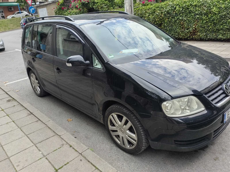 VW Touran 2.0 fsi, снимка 2 - Автомобили и джипове - 52681302