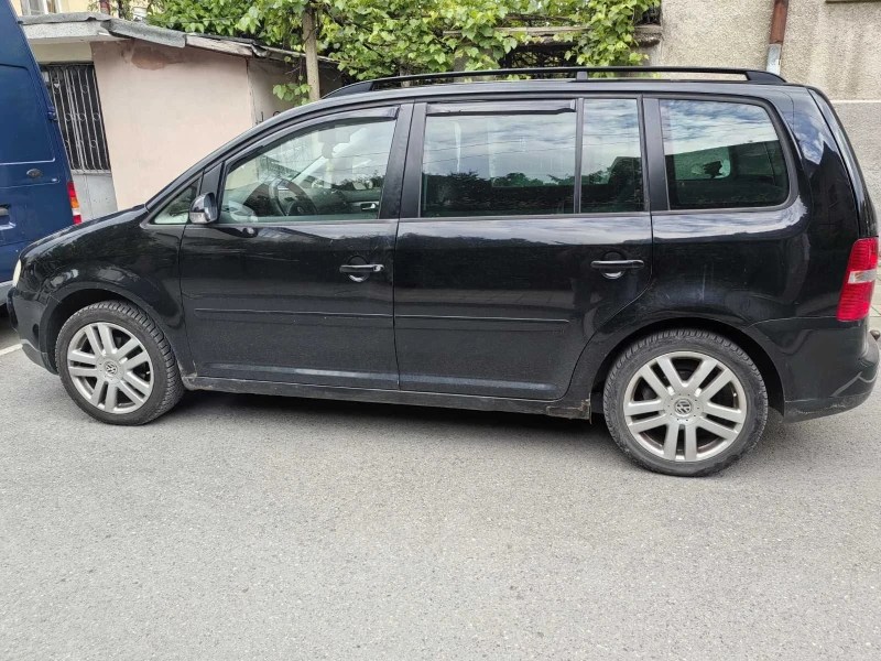 VW Touran 2.0 fsi, снимка 3 - Автомобили и джипове - 52681302
