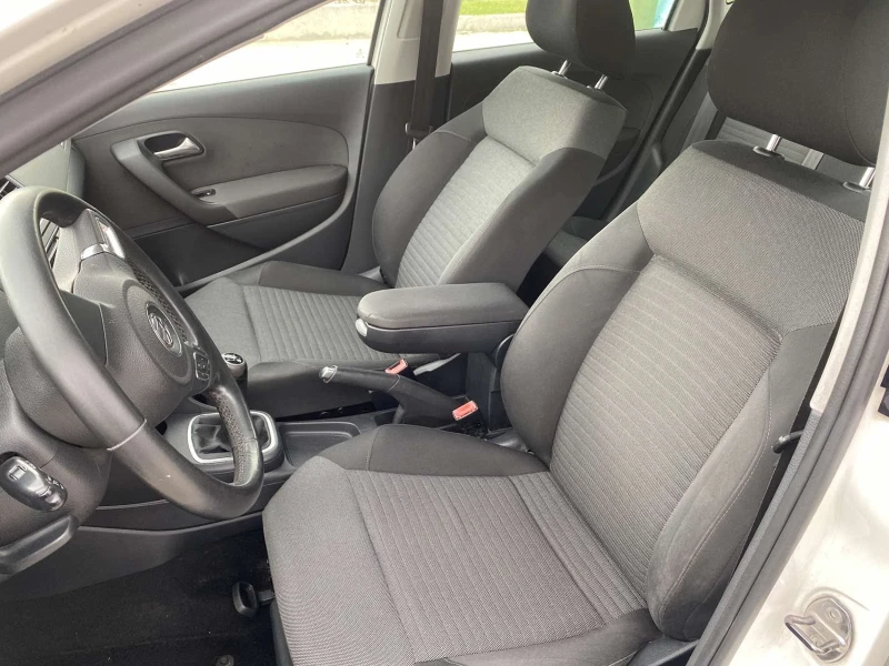 VW Polo Polo, снимка 11 - Автомобили и джипове - 51695905
