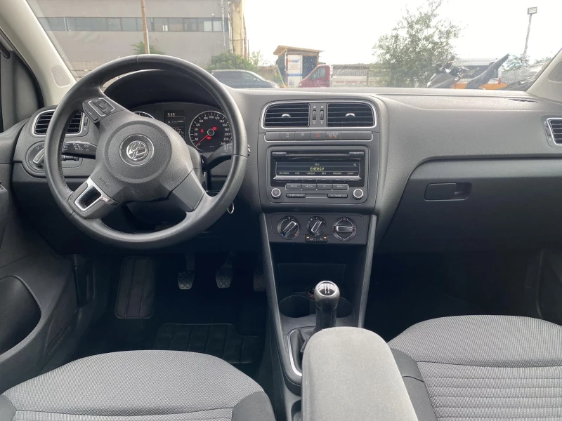 VW Polo Polo, снимка 8 - Автомобили и джипове - 51695905