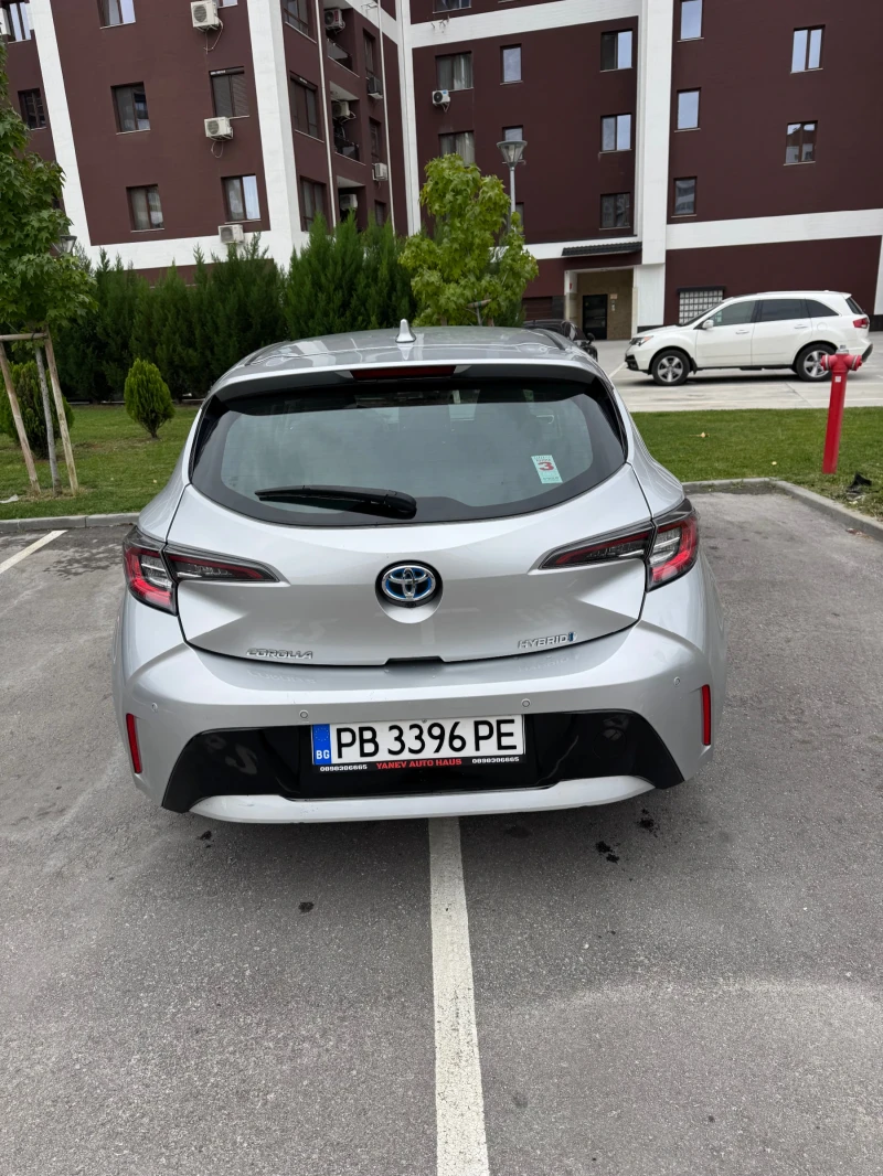 Toyota Corolla Hybrid / Carplay / Дистроник / Амбиентно , снимка 6 - Автомобили и джипове - 52122403