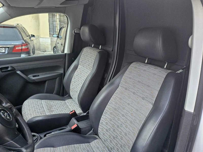 VW Caddy, снимка 8 - Автомобили и джипове - 52477217