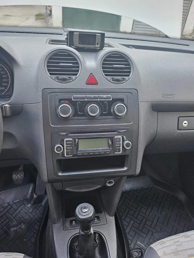VW Caddy, снимка 6 - Автомобили и джипове - 52477217