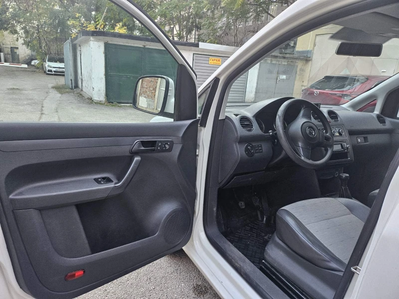 VW Caddy, снимка 14 - Автомобили и джипове - 52477217