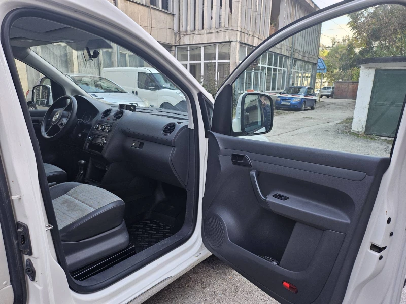 VW Caddy, снимка 15 - Автомобили и джипове - 52477217