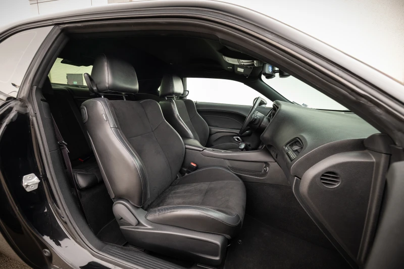 Dodge Challenger, снимка 11 - Автомобили и джипове - 53286213