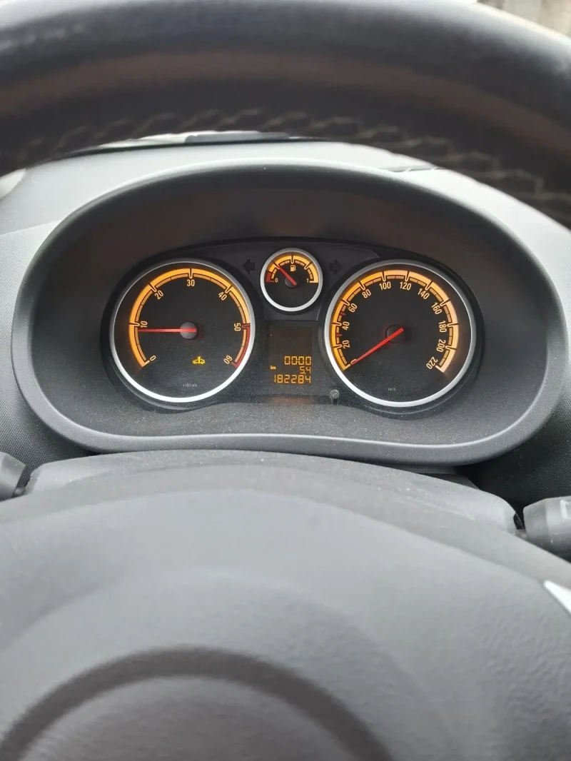 Opel Corsa 1.3 75 к.с., снимка 16 - Автомобили и джипове - 53294252