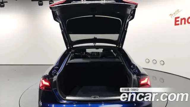 Audi A5 40 TFSI Quattro, снимка 4 - Автомобили и джипове - 53997698