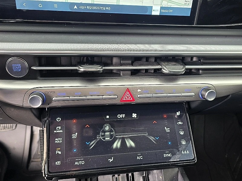 Hyundai Grandeur * PREMIUM* ДИСТРОНИК* КАМЕРА* ОБДУХВАНЕ* , снимка 11 - Автомобили и джипове - 55058551