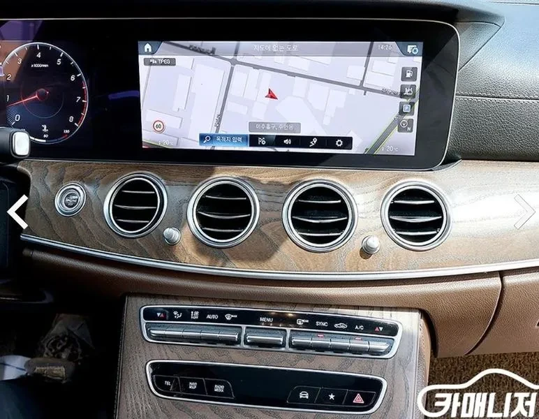 Mercedes-Benz E 250 Exclusive, снимка 9 - Автомобили и джипове - 55102193
