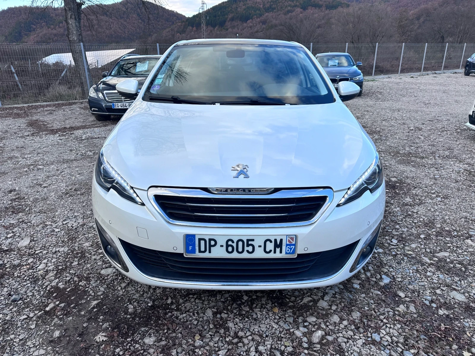 Peugeot 308 1.2 e-THP АВТОМАТИК 106000км!!! - изображение 2