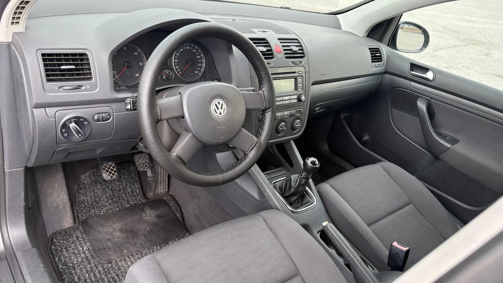 VW Golf 1.9tdi, снимка 10 - Автомобили и джипове - 50596529