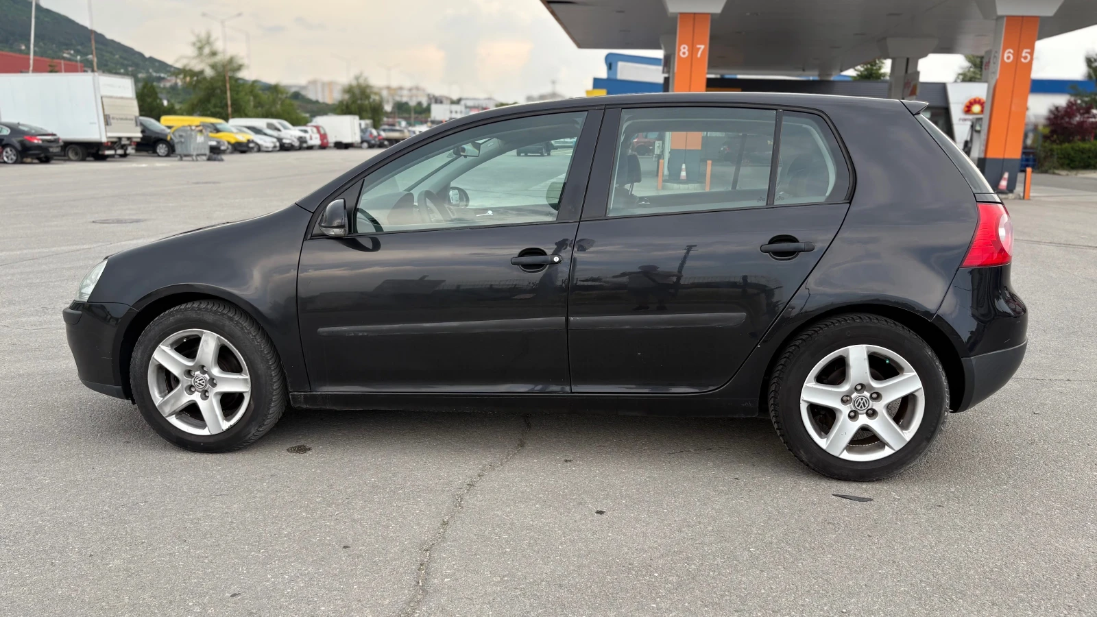 VW Golf 1.9tdi, снимка 8 - Автомобили и джипове - 50596529