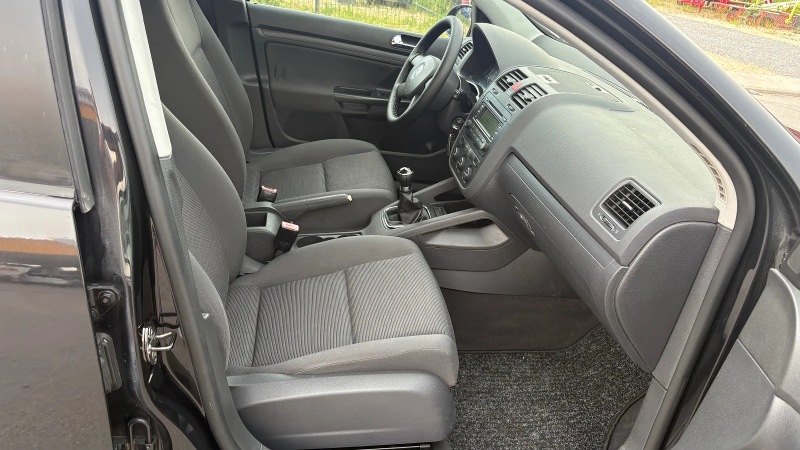 VW Golf 1.9tdi, снимка 14 - Автомобили и джипове - 50596529