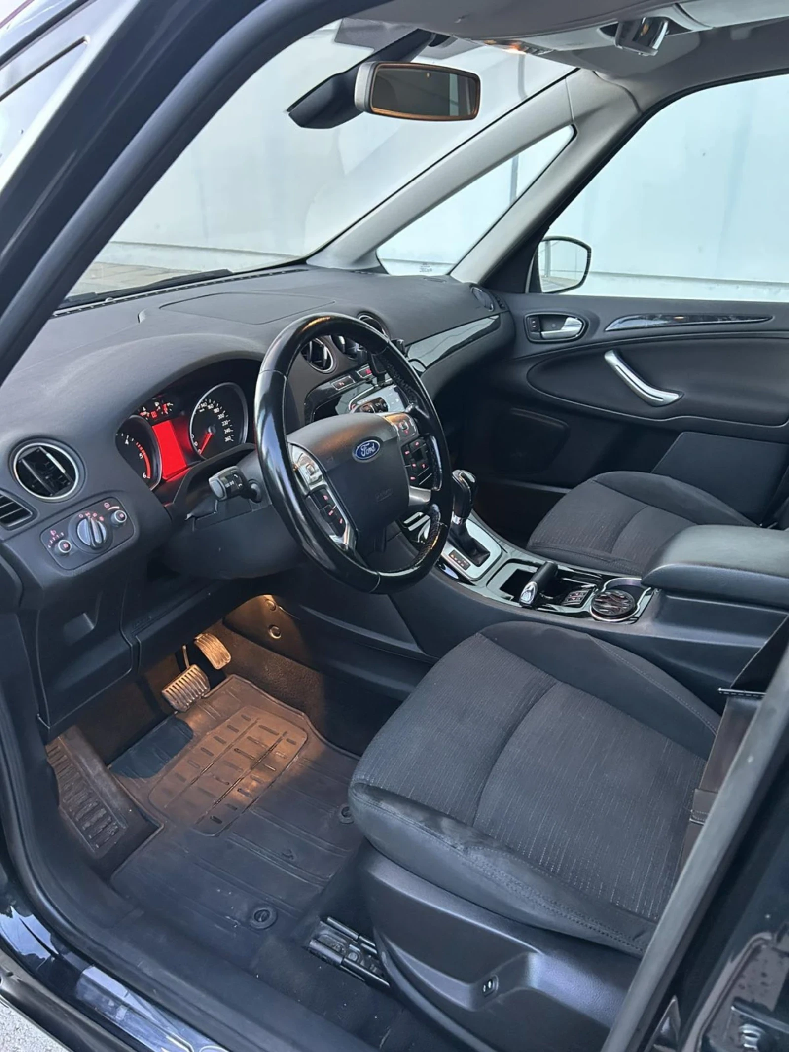 Ford Galaxy GHIA - изображение 9