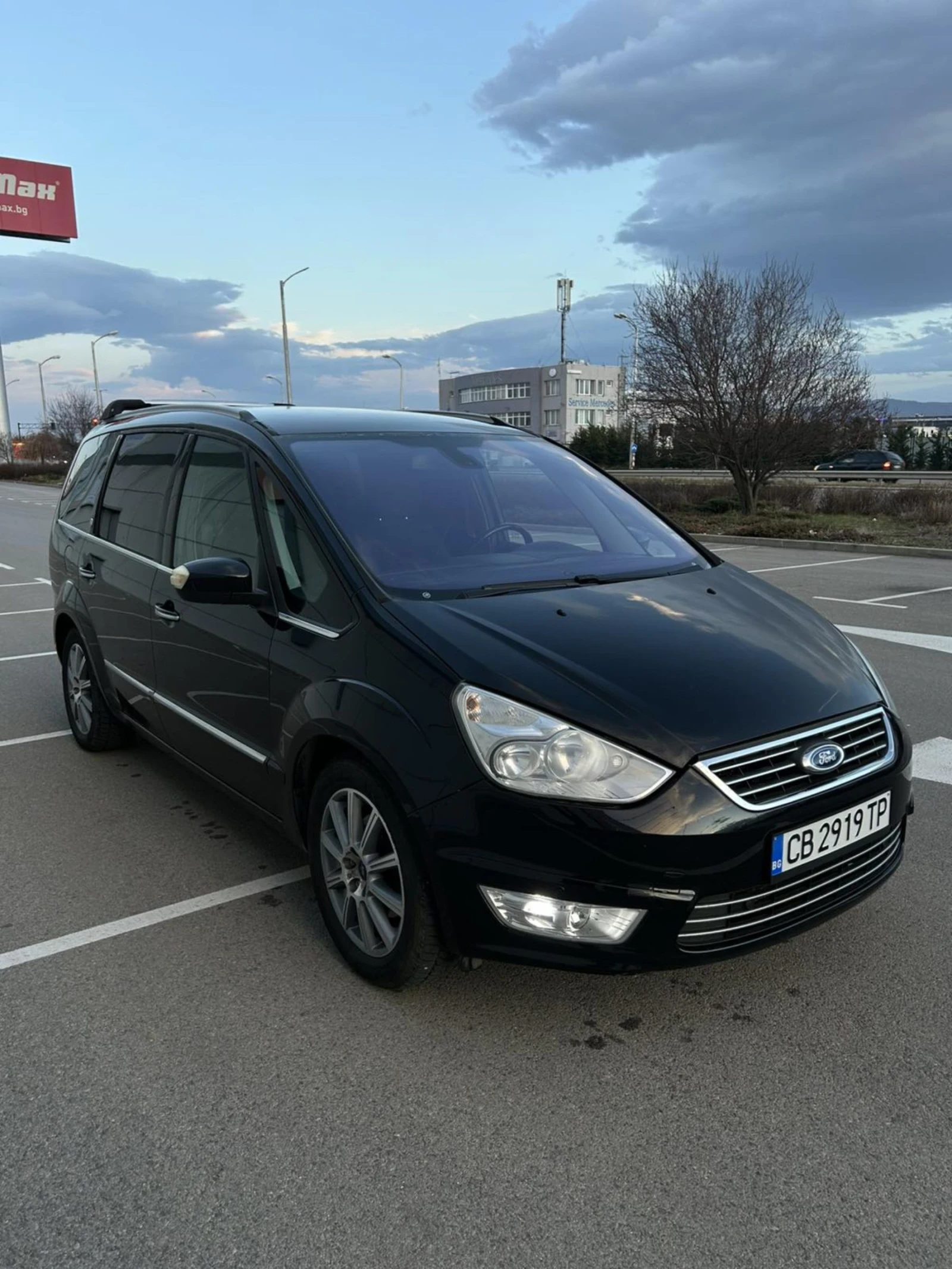 Ford Galaxy GHIA - изображение 3