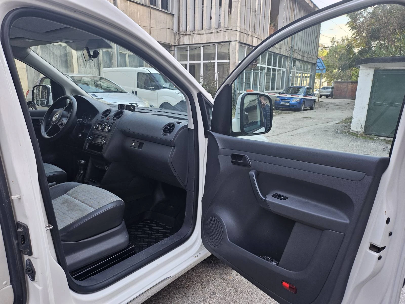 VW Caddy | Mobile.bg — изображение 15