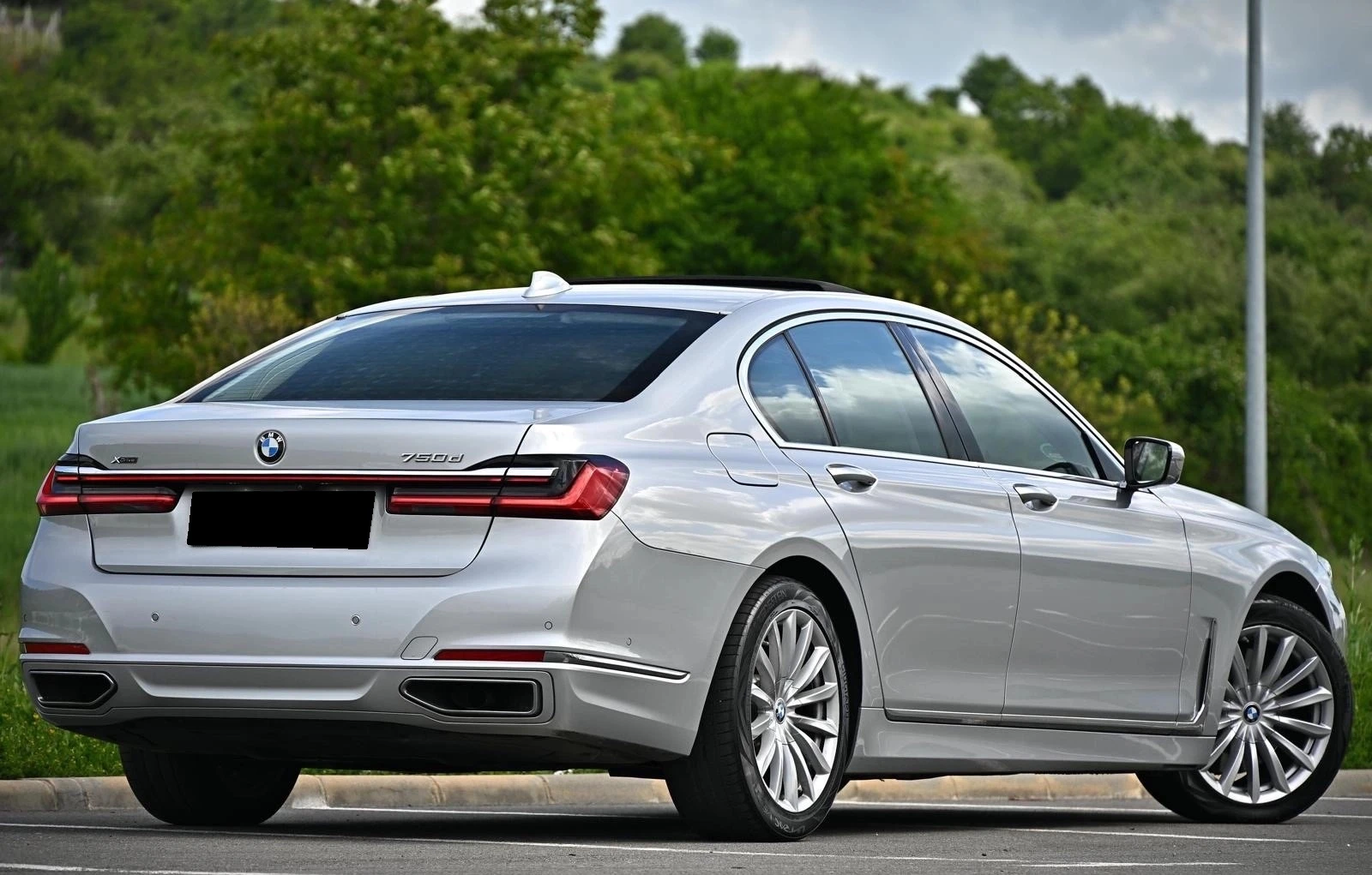 BMW 750 xDrive, Massage - изображение 3