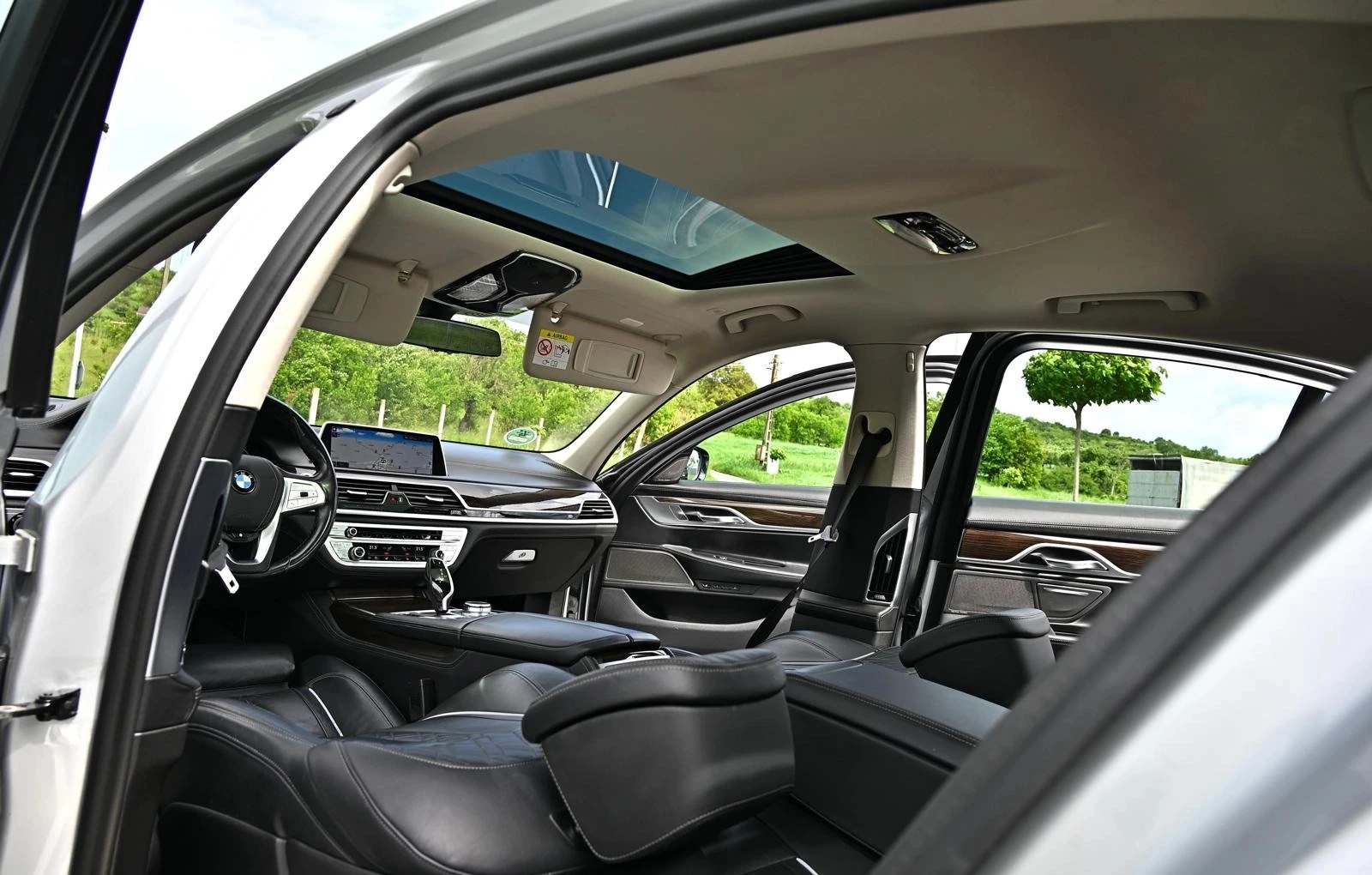 BMW 750 xDrive, Massage - изображение 6