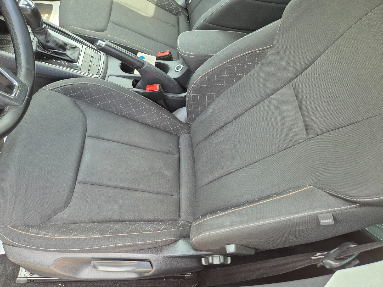 Skoda Scala 1.6 TDI, AVTOMAT, LED, снимка 10 - Автомобили и джипове - 53031790
