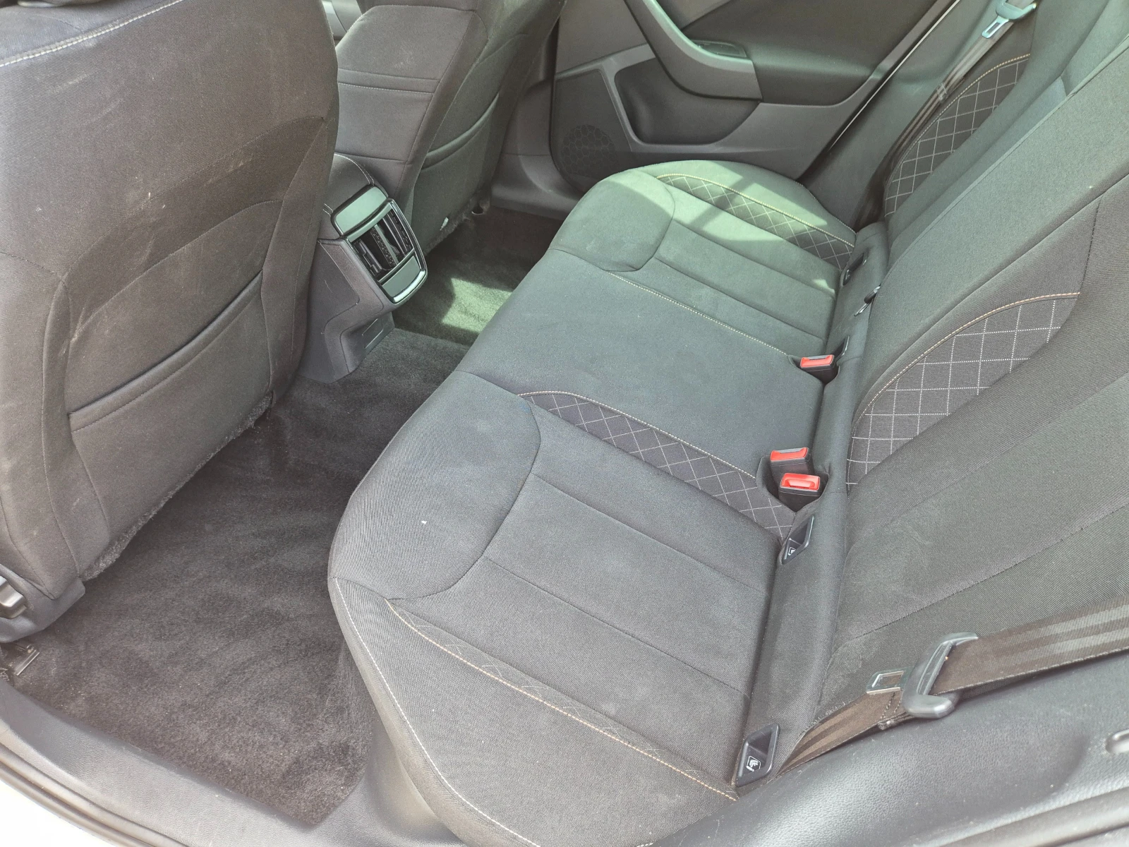 Skoda Scala 1.6 TDI, AVTOMAT, LED, снимка 12 - Автомобили и джипове - 53031790