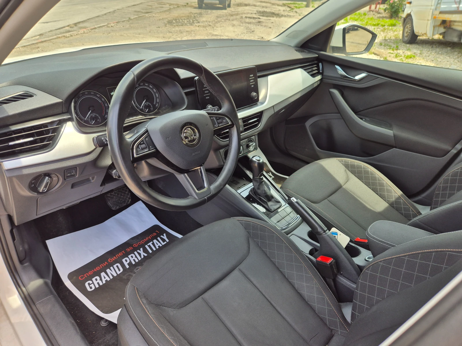 Skoda Scala 1.6 TDI, AVTOMAT, LED, снимка 9 - Автомобили и джипове - 53031790