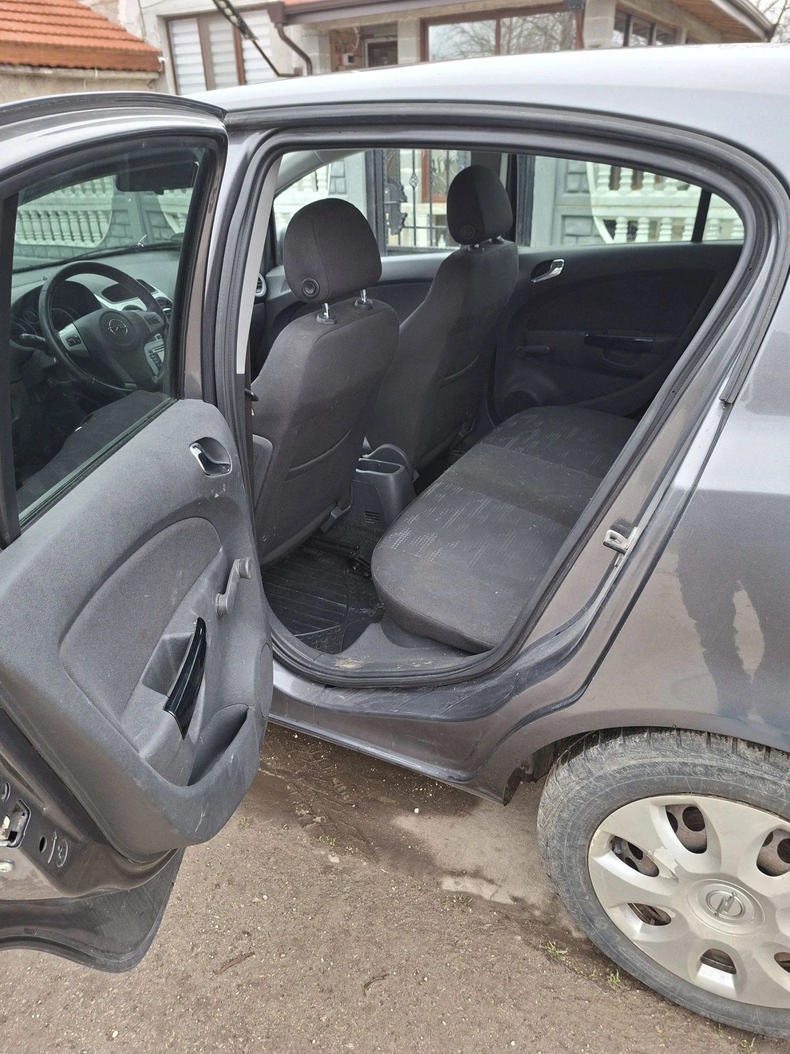 Opel Corsa 1.3 75 к.с. - изображение 10