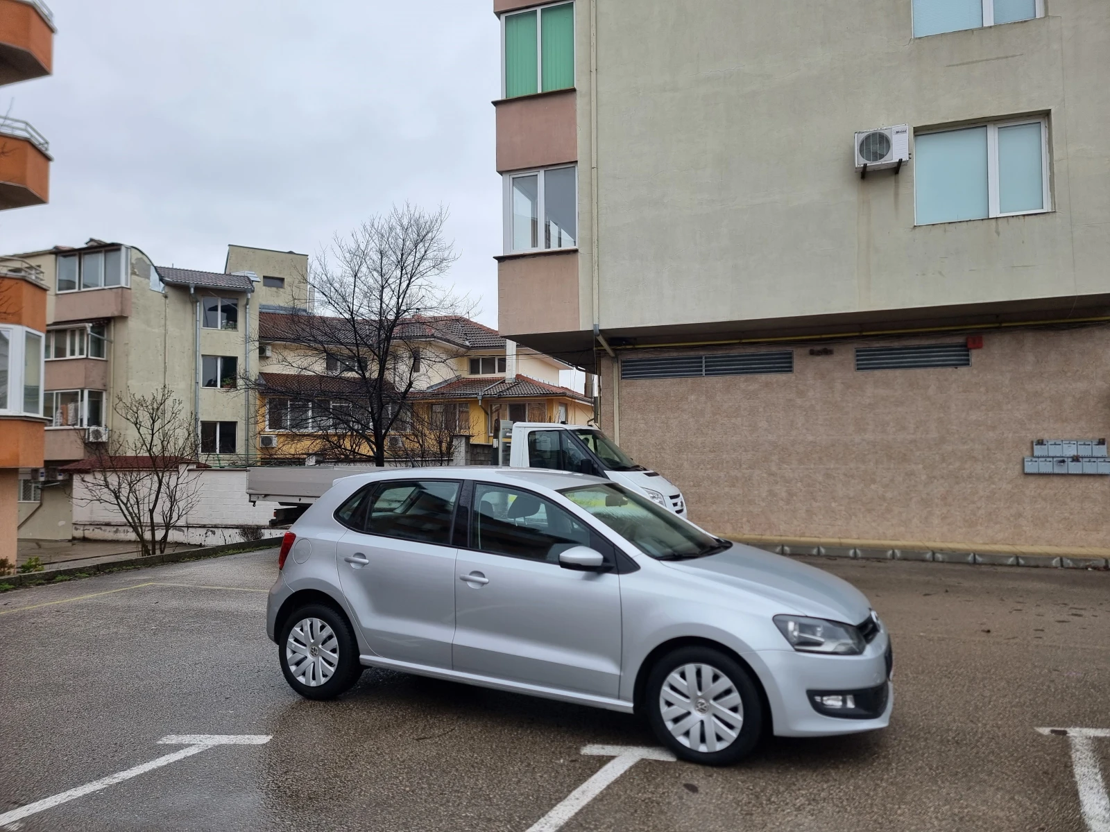 VW Polo 1.6TDI 90kc, снимка 4 - Автомобили и джипове - 53725893