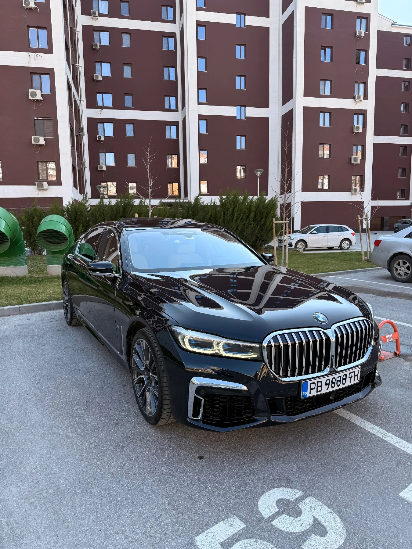 BMW 750 /Laser/B&O/TV/Night/Individual/ - изображение 2