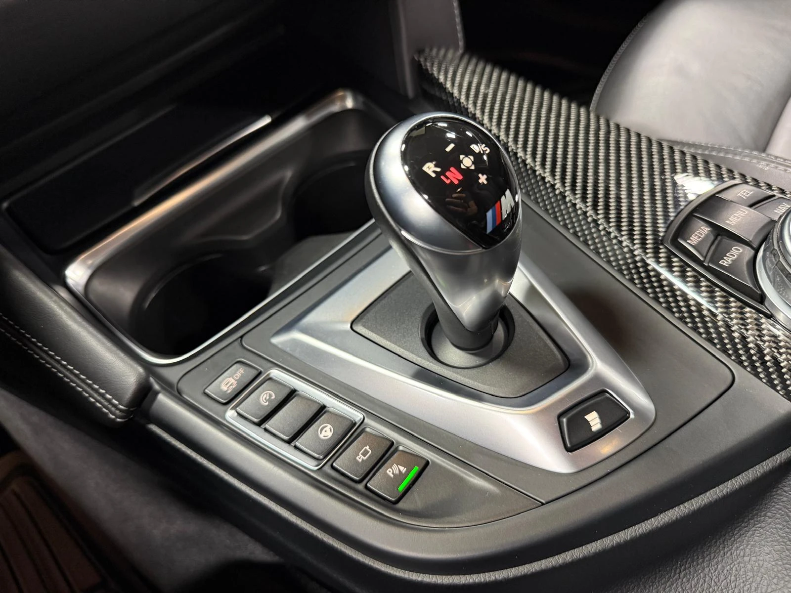 BMW M3  | HEAD UP | HARMAN KARDON | CARFAX, снимка 14 - Автомобили и джипове - 53819809