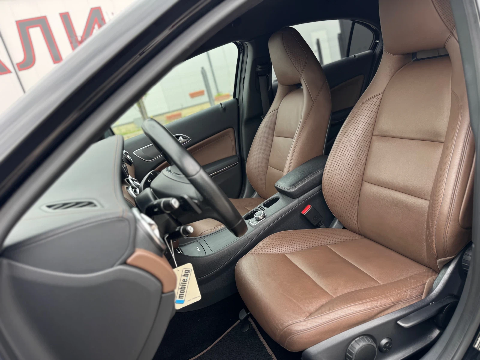 Mercedes-Benz A 180 Premium , снимка 10 - Автомобили и джипове - 54206681