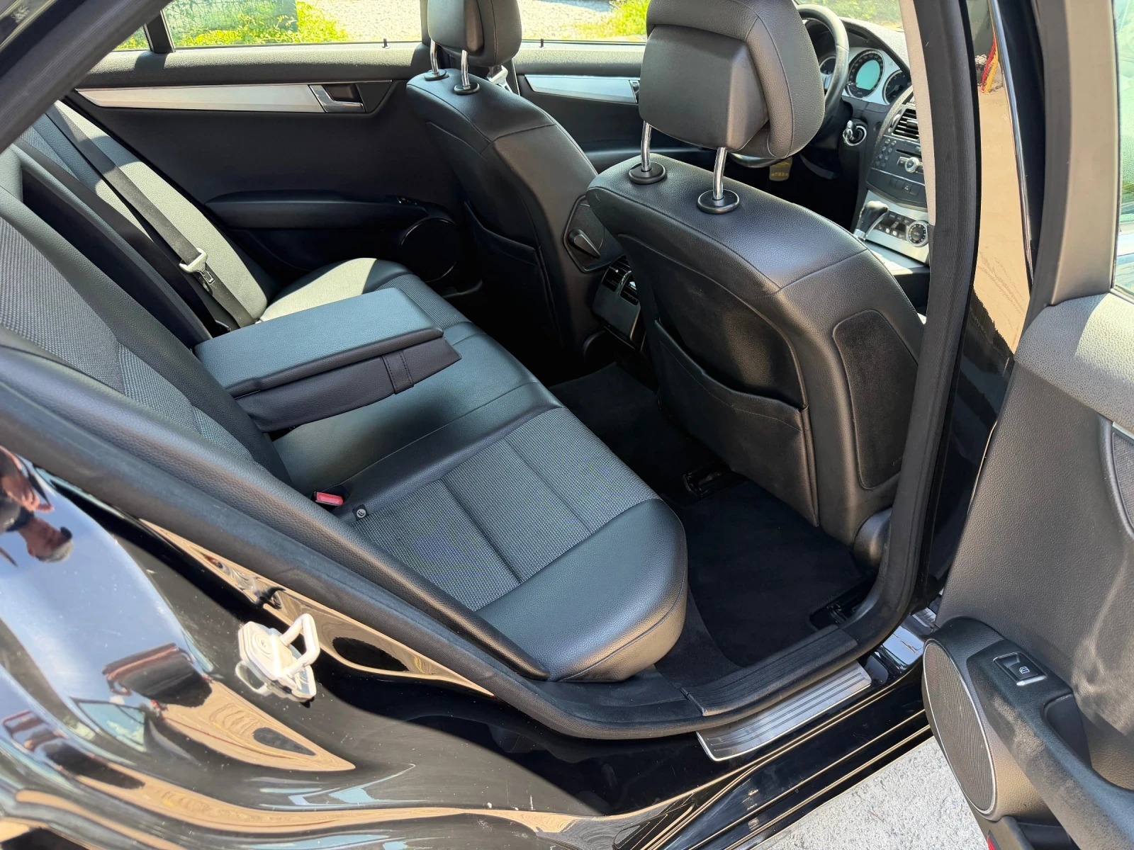 Mercedes-Benz C 220 C220, снимка 9 - Автомобили и джипове - 54441124