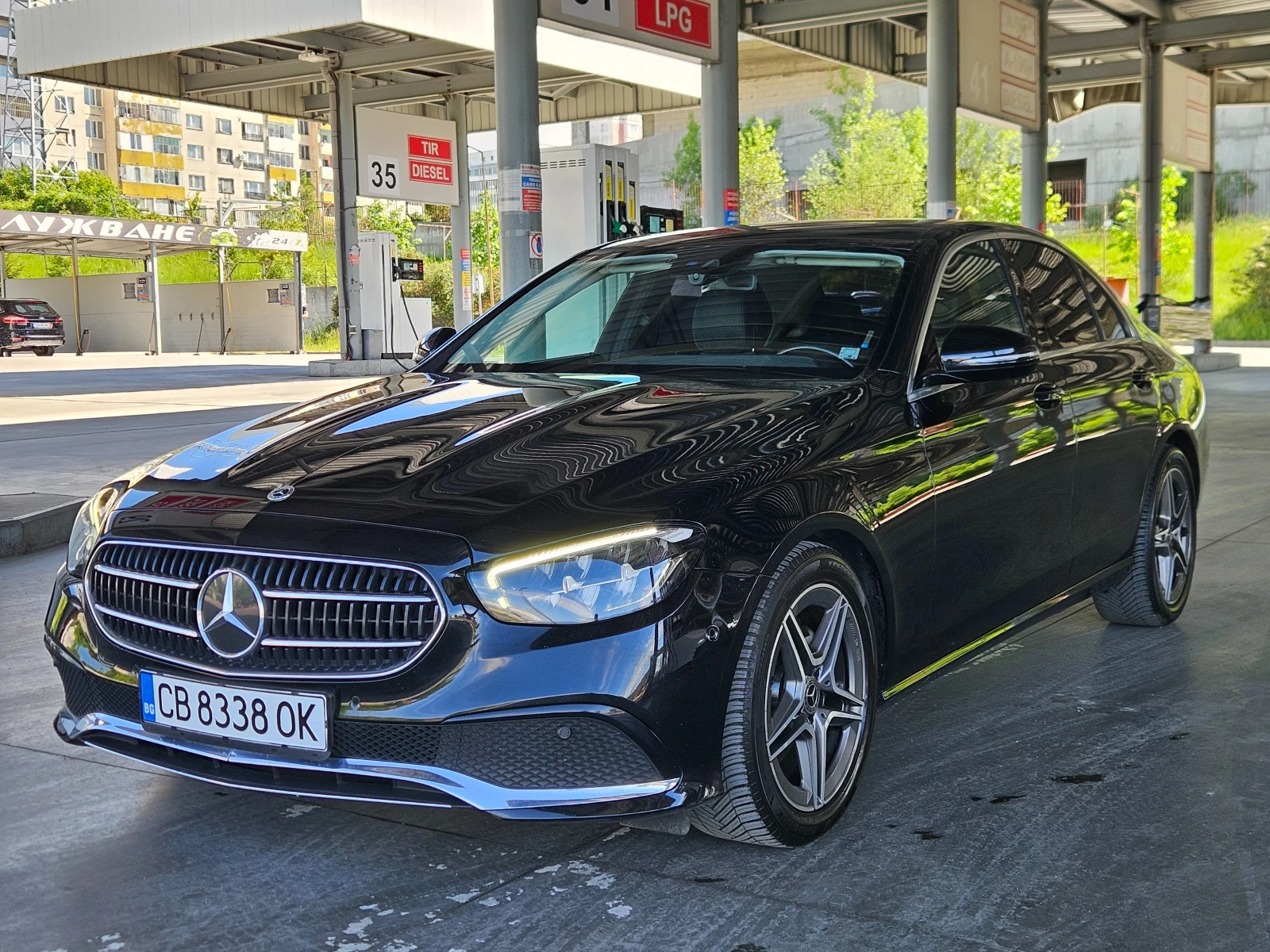 Mercedes-Benz E 220 AMG ПАКЕТ/ЛИЗИНГ, снимка 9 - Автомобили и джипове - 54597904