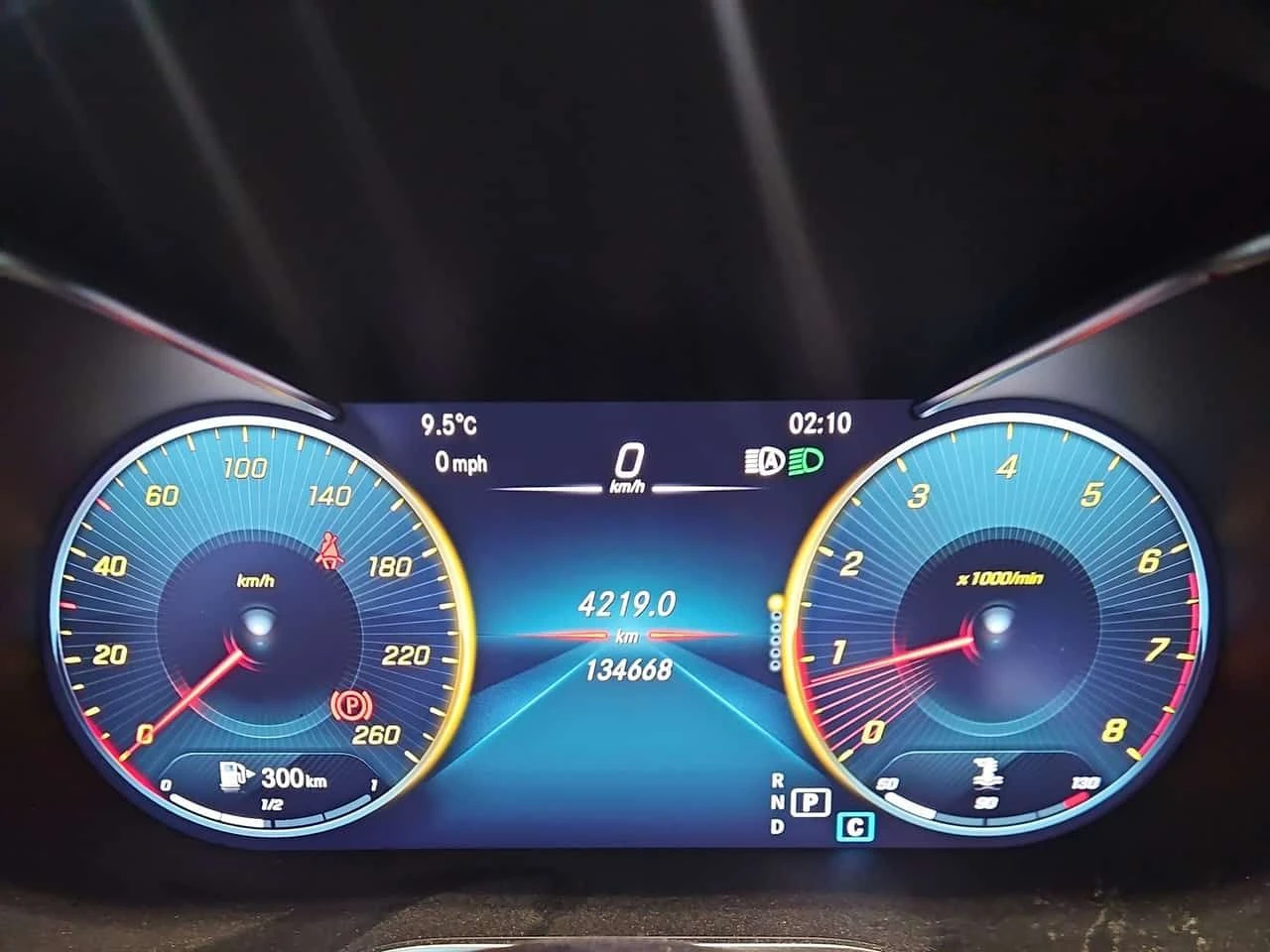 Mercedes-Benz C 300 * ОТ ГЛАВНО ПРЕДСТАВИТЕЛСТВО НА MERCEDES-BENZ, снимка 8 - Автомобили и джипове - 54975365