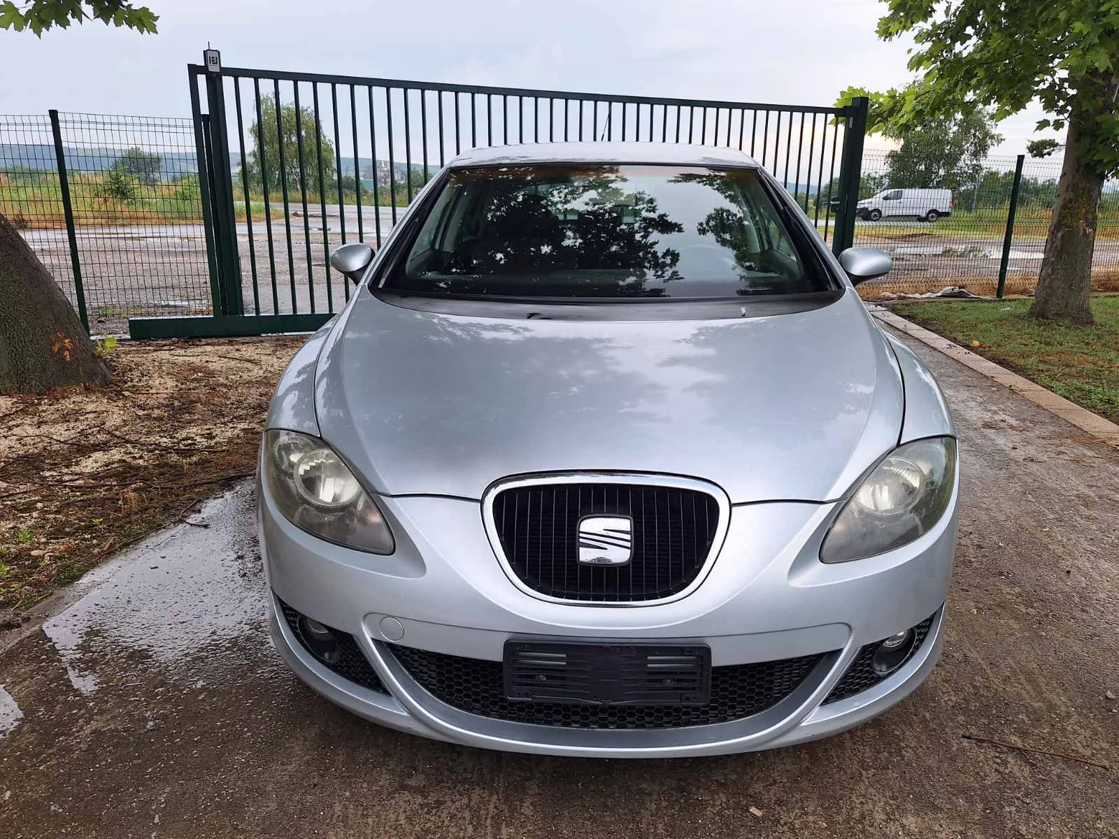 Seat Leon 2.0 140к.с DSG, снимка 2 - Автомобили и джипове - 55022415