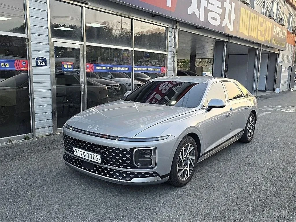 Hyundai Grandeur * PREMIUM* ДИСТРОНИК* КАМЕРА* ОБДУХВАНЕ* , снимка 3 - Автомобили и джипове - 55058551