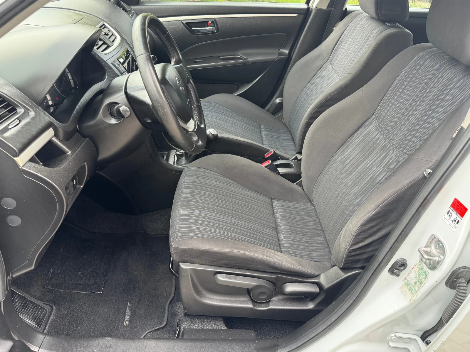 Suzuki Swift 1.2i 4x4 Газ, снимка 10 - Автомобили и джипове - 55115243