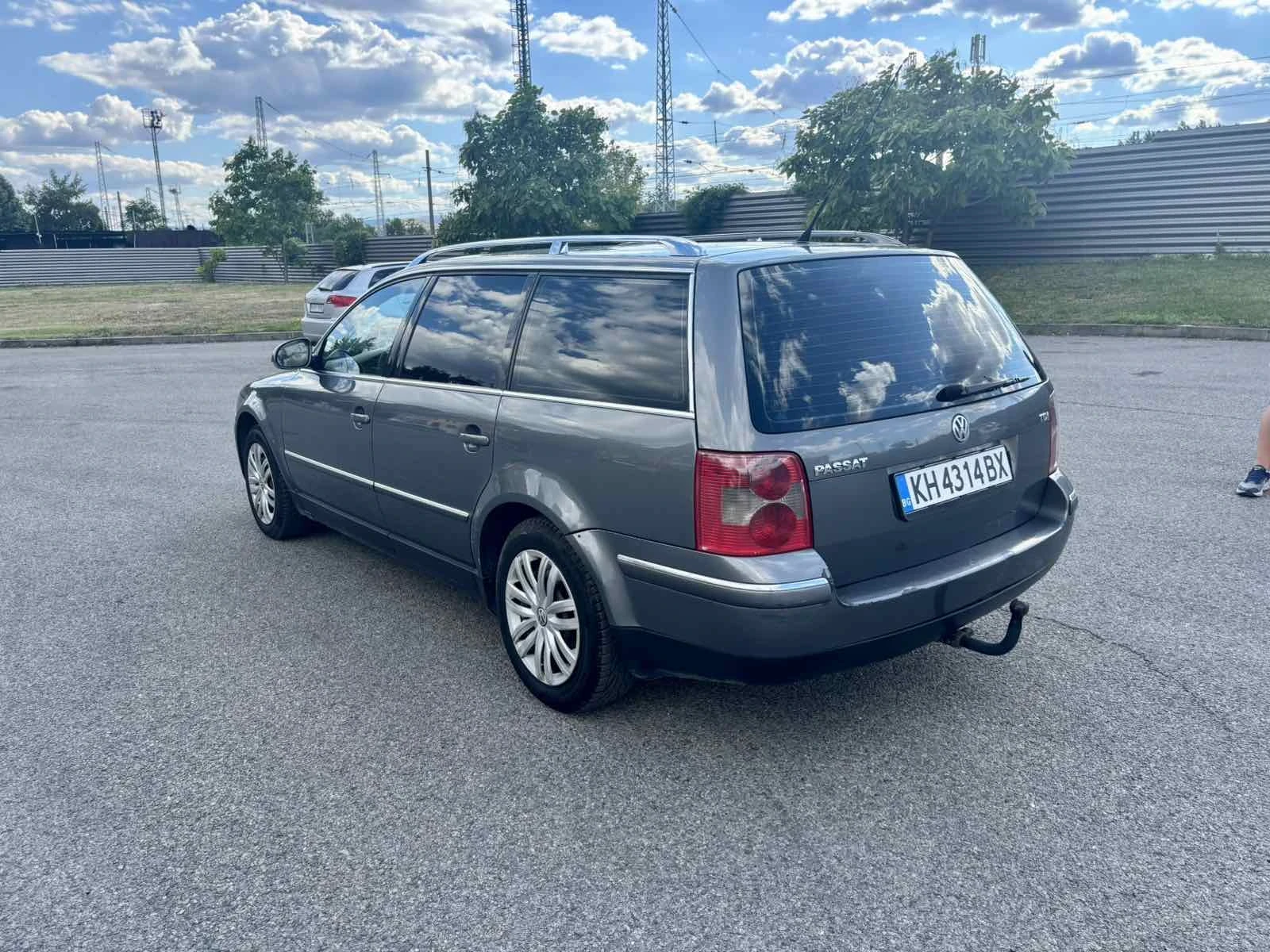 VW Passat 1.9 TDI Автоматик, снимка 9 - Автомобили и джипове - 55164595