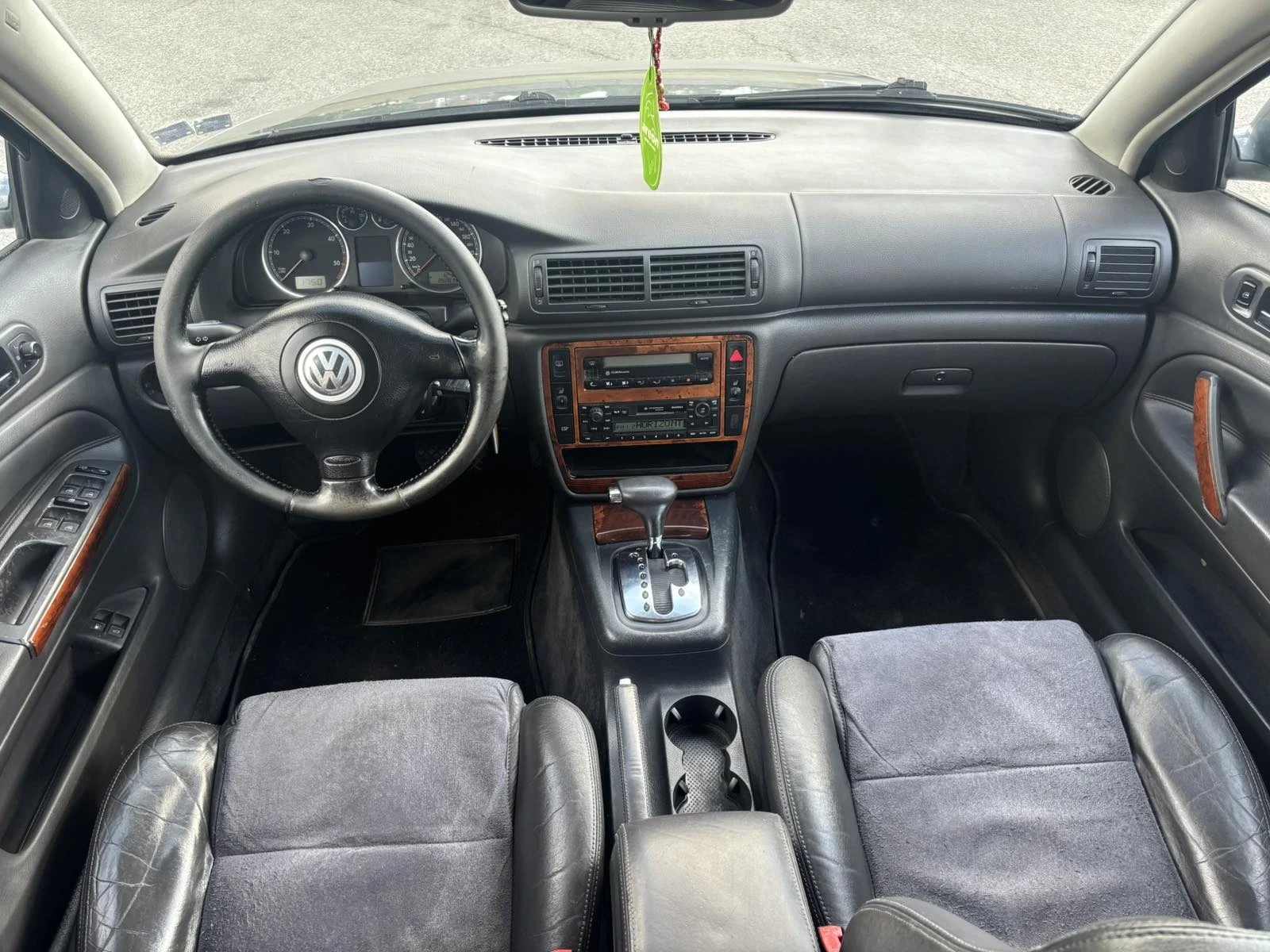 VW Passat 1.9 TDI Автоматик, снимка 8 - Автомобили и джипове - 55164595