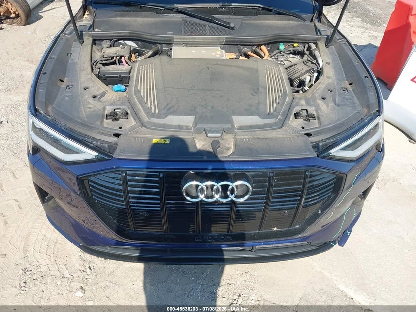 Audi E-Tron Premium Quattro, снимка 10 - Автомобили и джипове - 55241092