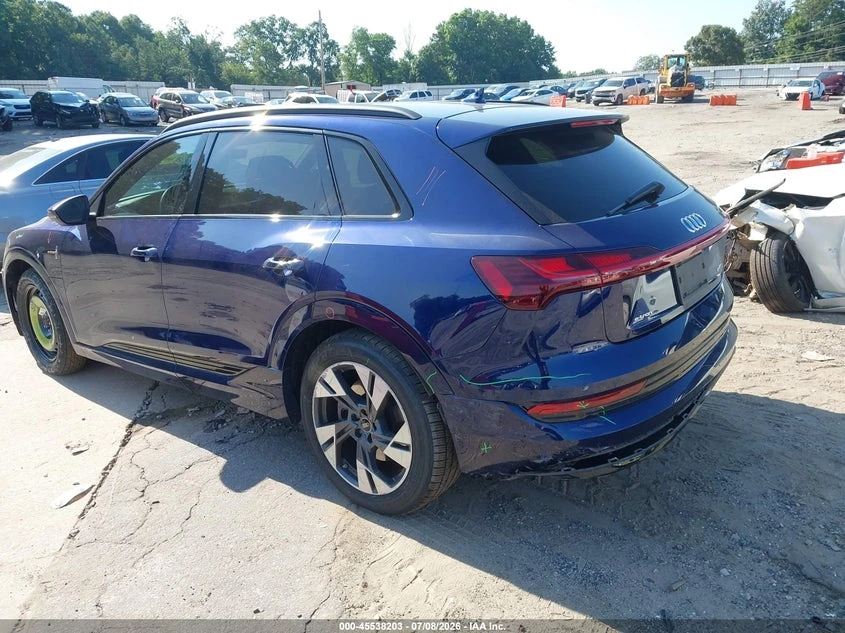 Audi E-Tron Premium Quattro, снимка 3 - Автомобили и джипове - 55241092