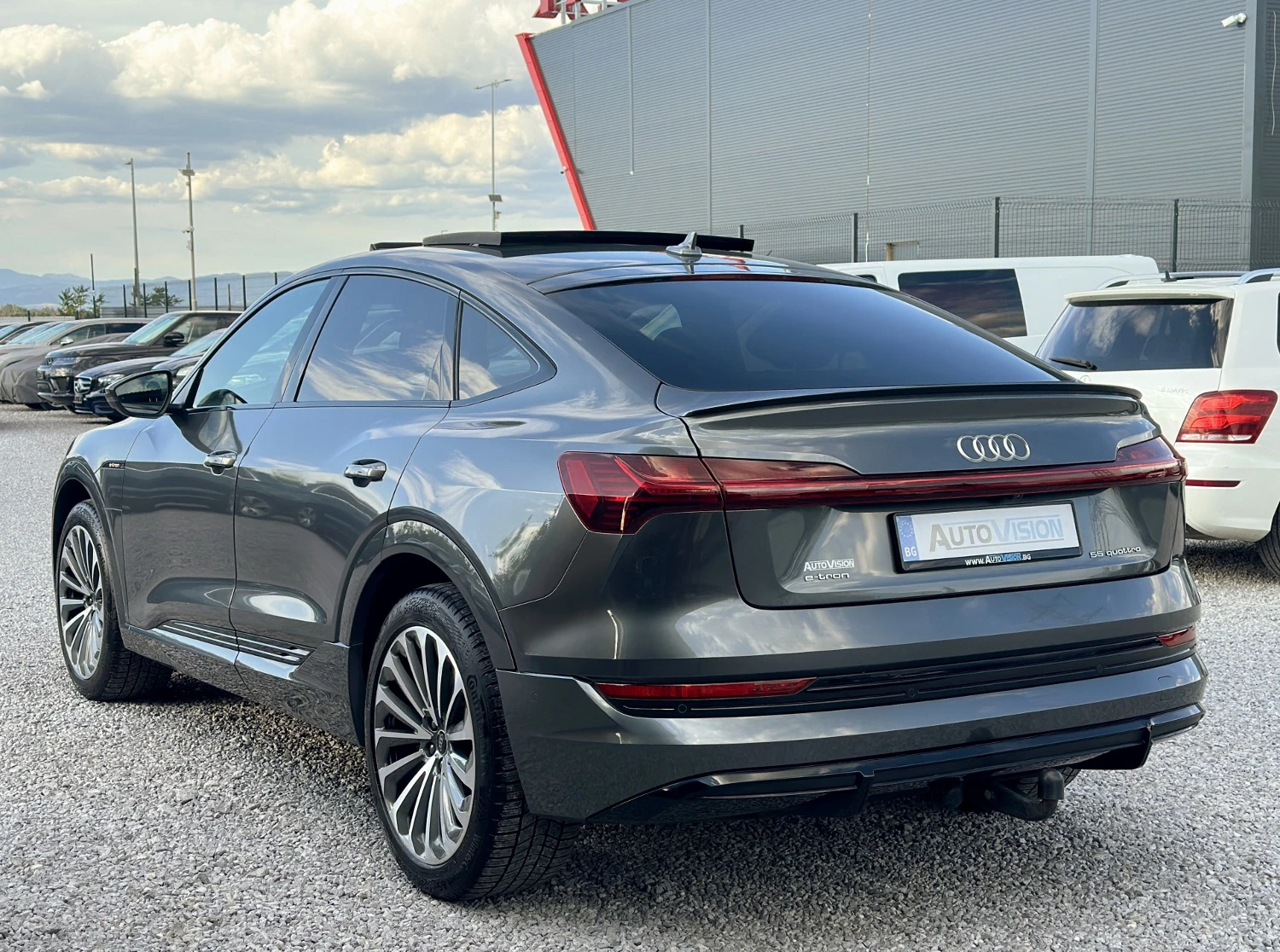 Audi E-Tron 55 SPORTBACK S-LINE PLUS Distronic Head-up Keyless, снимка 4 - Автомобили и джипове - 55243027