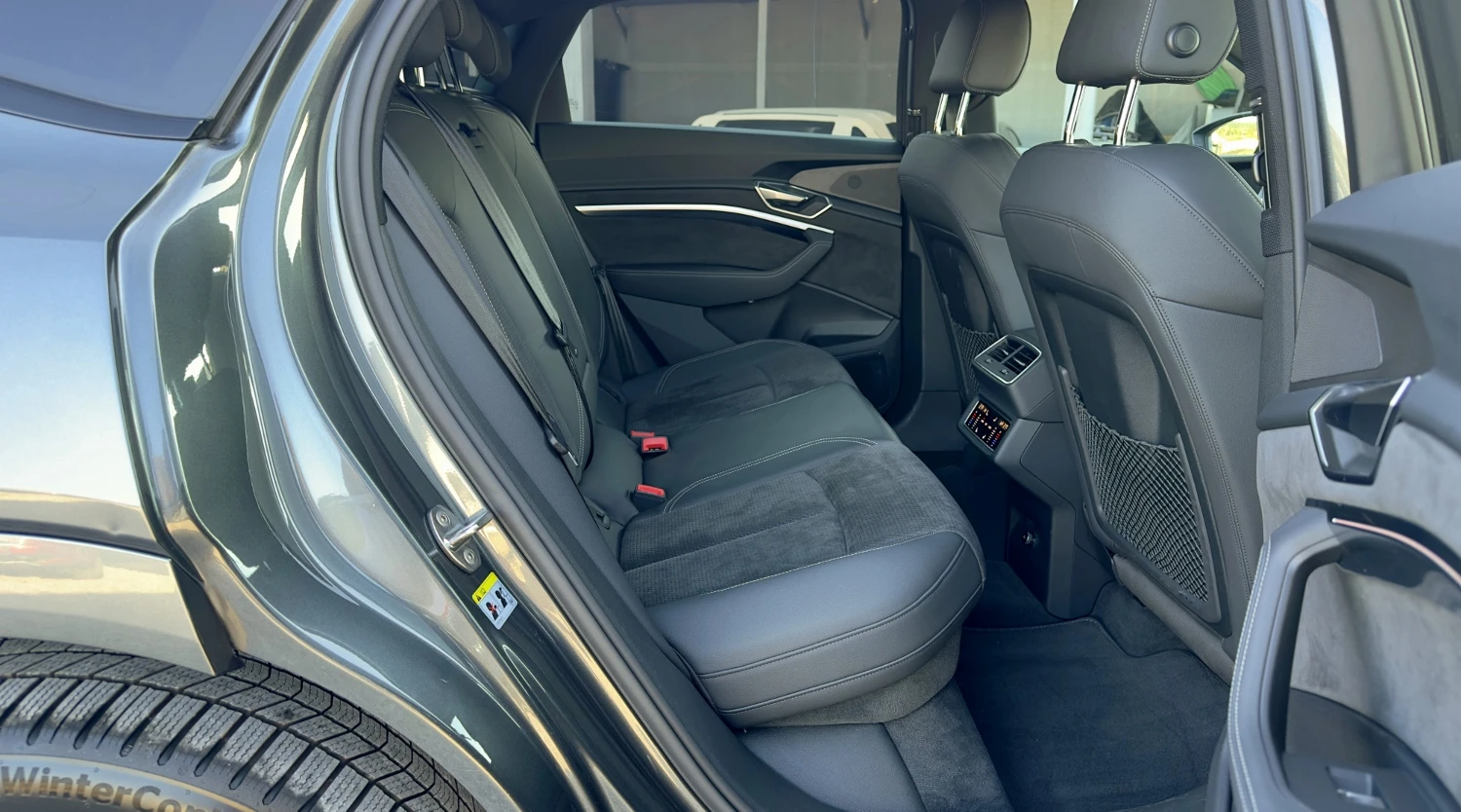 Audi E-Tron 55 SPORTBACK S-LINE PLUS Distronic Head-up Keyless, снимка 13 - Автомобили и джипове - 55243027